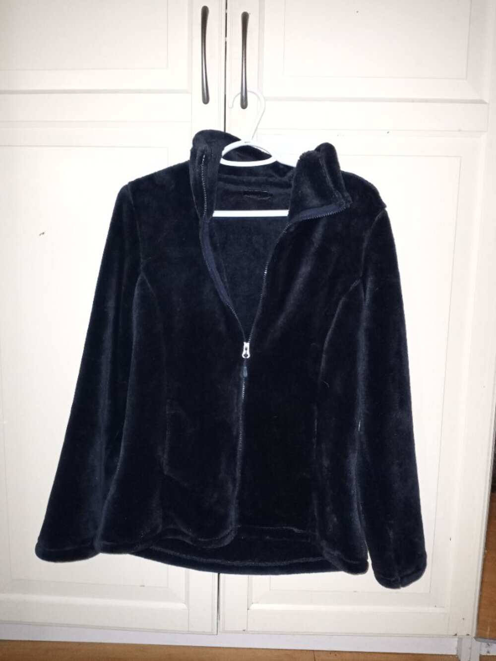 Womens Medium plush faux fur navy jacket